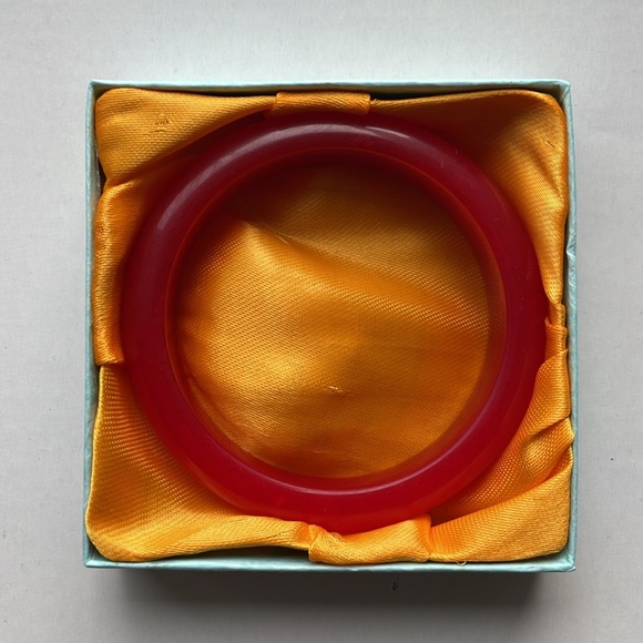 NWT New With Tags Authentic Real Red Jade Bangle Bracelet With Gift Box Included - Picture 5 of 7